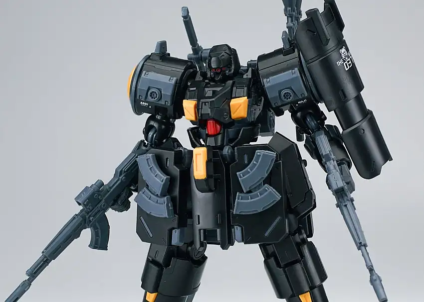 Ultra Action Trooper Series Zarov M1 Marine Type (Metallic Black Ver.) 1/144 Model Kit