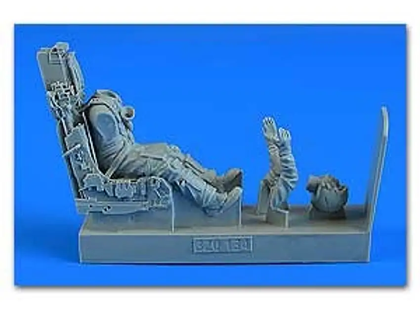 British Eurofighter Typhoon Modern Fighter Pilot w/Ejection Seat for RVL & TSM 1/32 Aerobonus