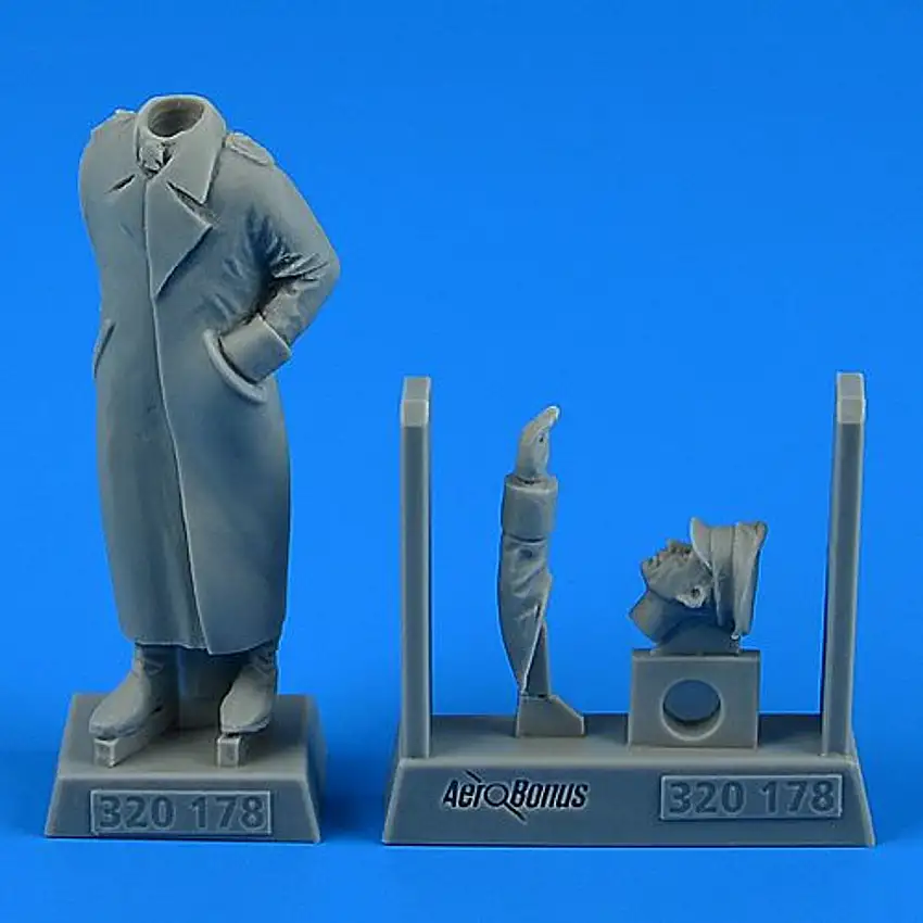 WWII German Luftwaffe General 1/32 Aerobonus